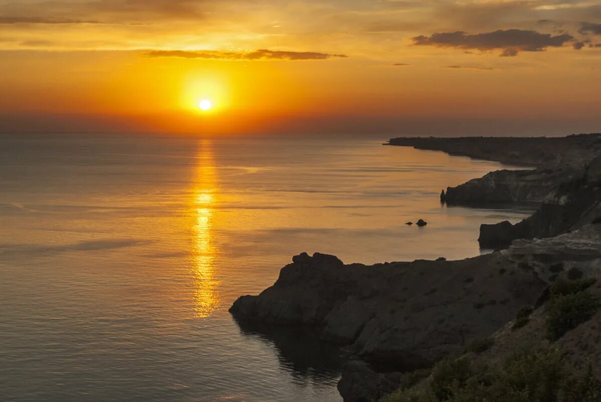 симеиз крым. крым солнце. бухта ласпи закат. крым мыс золотой. солнечный крым фото.