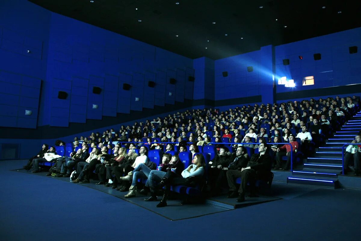 кинотеатр синема 5 волгоград. синема парк тюмень 10 зал. синема парк сеансы. синема 5 шкиперский молл зал 5. премиум зал синема парк ставрополь.