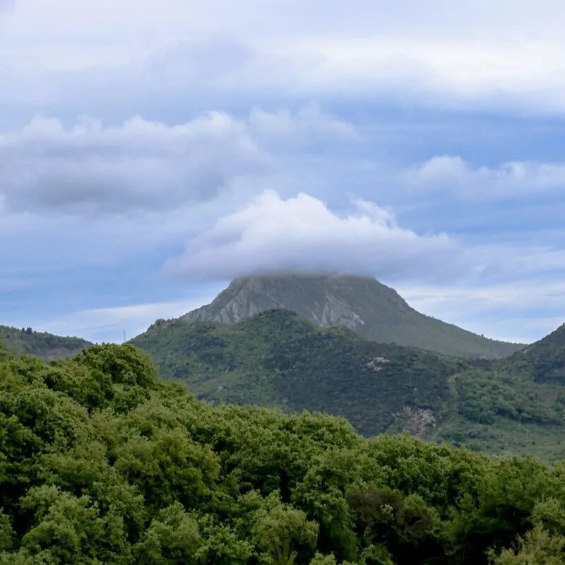Гора фавор облако. Фавор гора преображения облако. Гора фавор израиль. Фавор гора преображения облако. Фавор гора преображения.