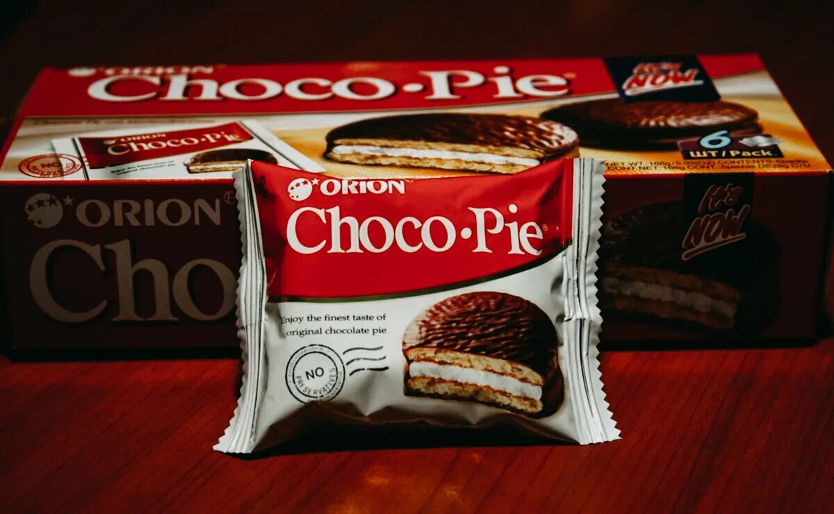 Шоко цена. Chocopie Orion корейский. Орион Choco pie. Орион шоколад Чоко Пай. Печенье Choco pie.
