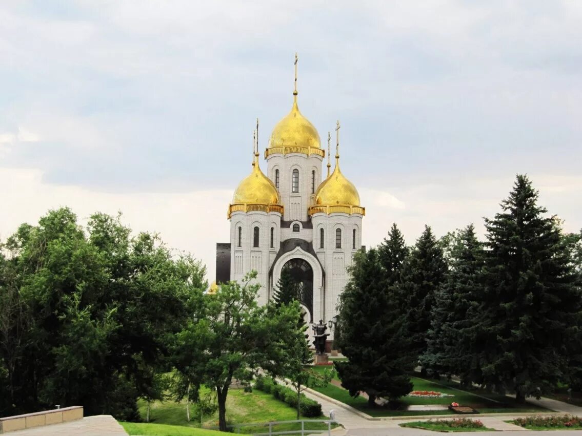 Храм всех святых на мамаевом. Храм на мамаевом кургане. храм всех святых волгоград. собор на мамаевом кургане волгоград. волгоград храм на кургане.