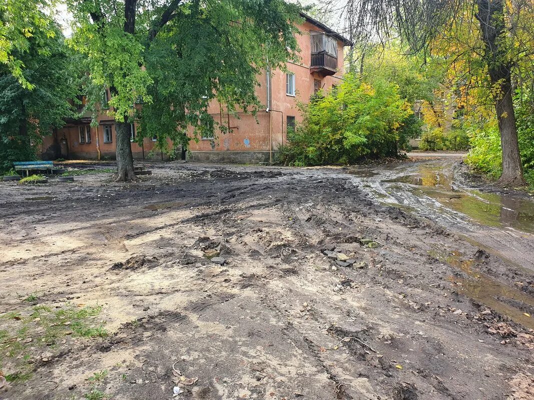 Улица торпедо воронеж. Дороги во дворах Москвы. Воронеж дороги. Ремонт дороги во дворе. Пятницкого 52 Воронеж.