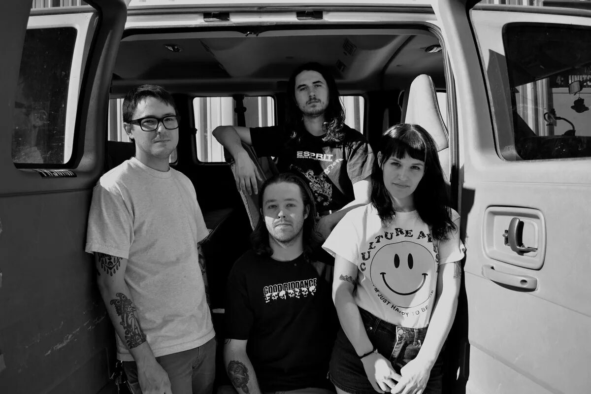 Last away. Gouge away band. gouge away. harsaway фотографию. gouge away перевод.