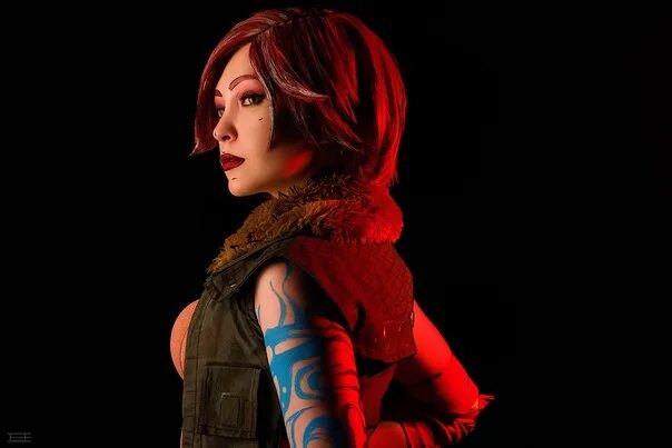 Лилит модель. Лилит бордерлендс косплей. портрет косплееры borderlands. лилит персонаж.