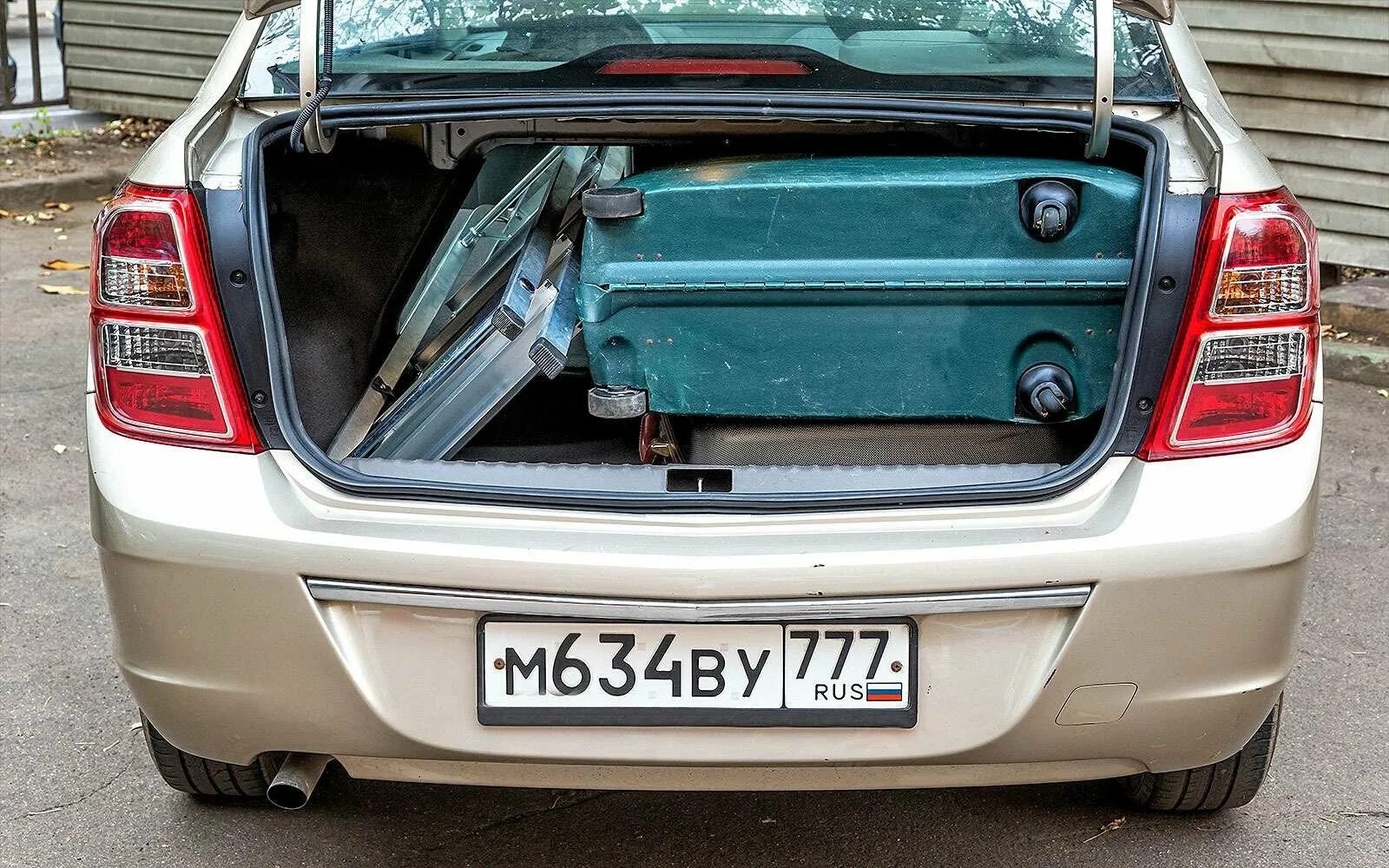 Багажник cobalt. Chevrolet cobalt багажник. chevrolet кобальт багажник. chevrolet cobalt объем багажника. шевроле кобальт размер багажника.