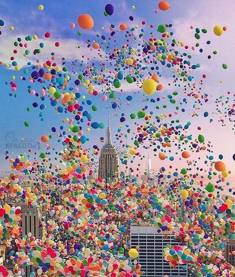 День рождения воздуха. Воздушные шары. Много воздушных шариков. Праздник воздушных шаров. Воздушные шары в небе.