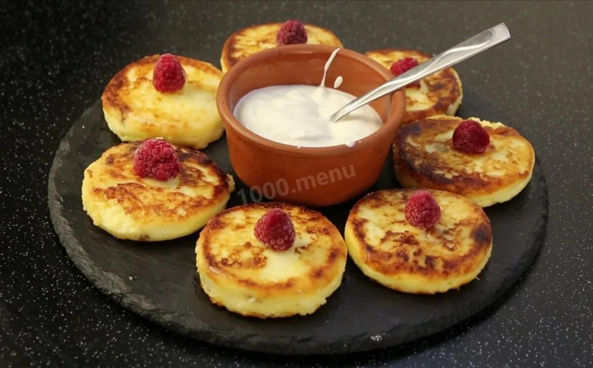 Классические сырники без манки. Безглютеновые сырники. пп сырники без муки и манки. рецепт сырников без манки. сырники без муки и манки с желтками.