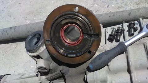 Сальник заднего кардана