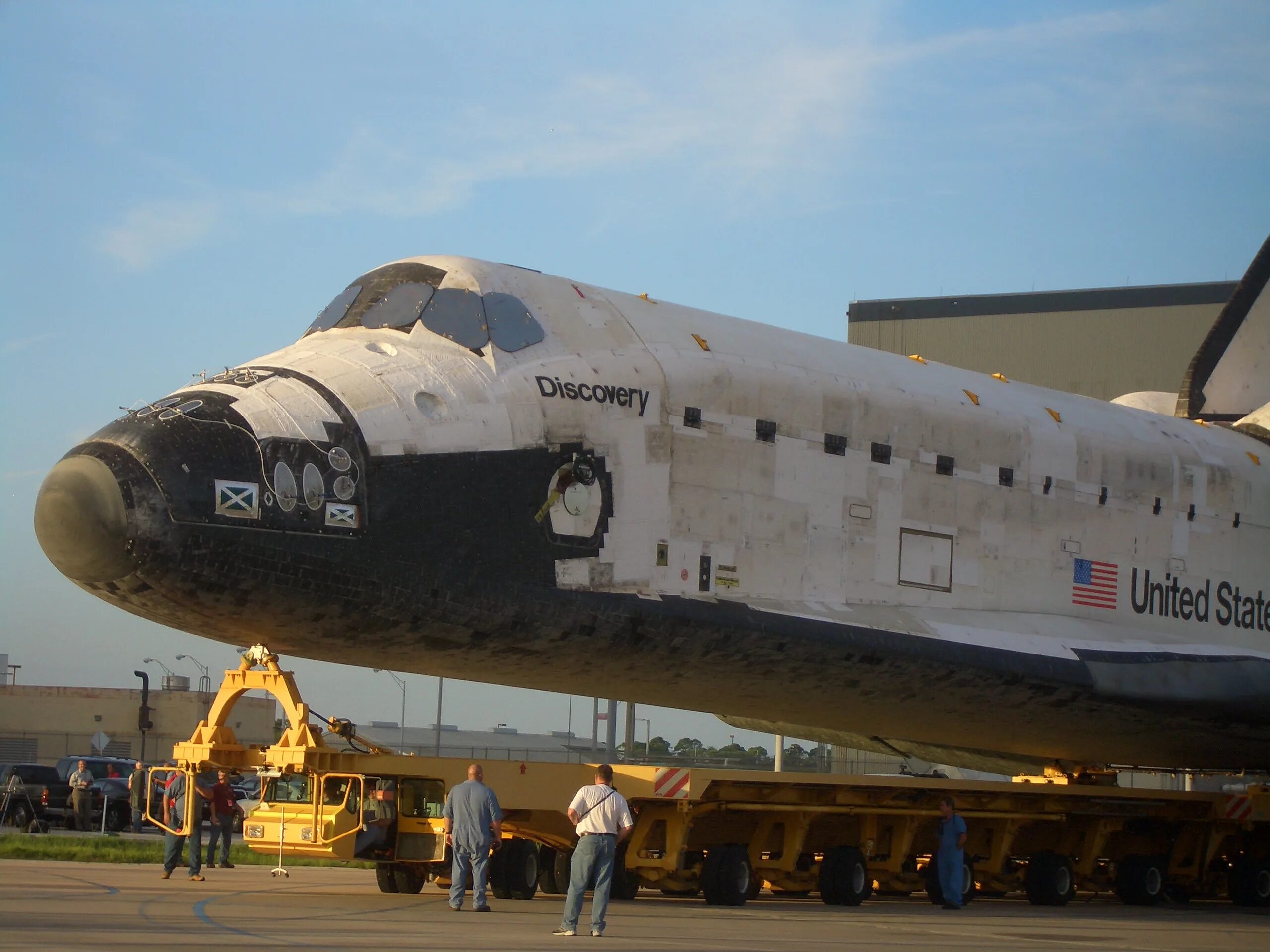 Space Shuttle Discovery грузовой отсек. Космический челнок Дискавери. Шаттл Дискавери Вашингтон. Спейс шаттл Дискавери.