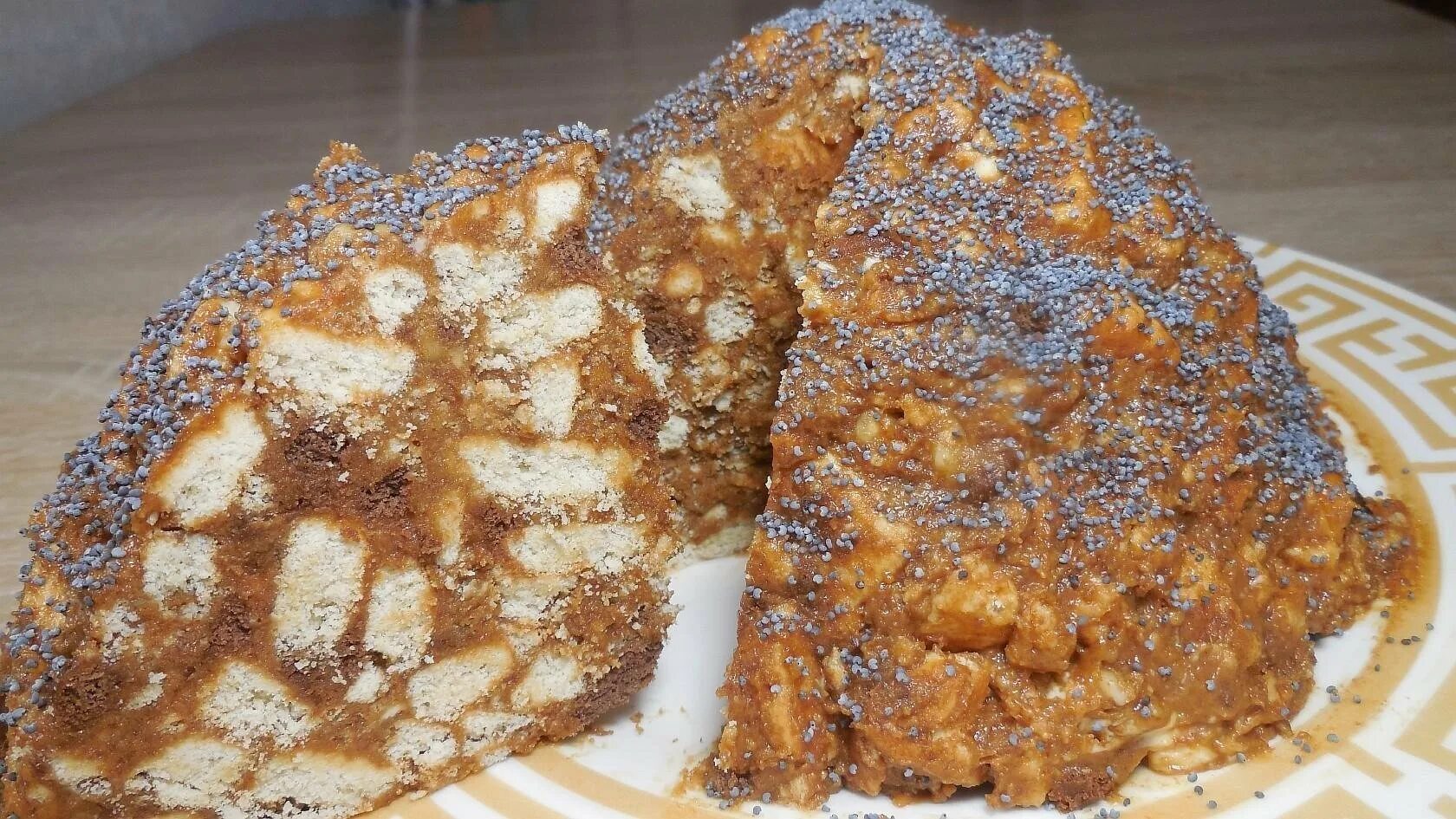 Торт "муравейник" за 10 минут. Муравьиная горка торт классический. Как сделать муравейник из печенья. Торт муравейник из печенья без выпечки. Торт муравейник метрополь.