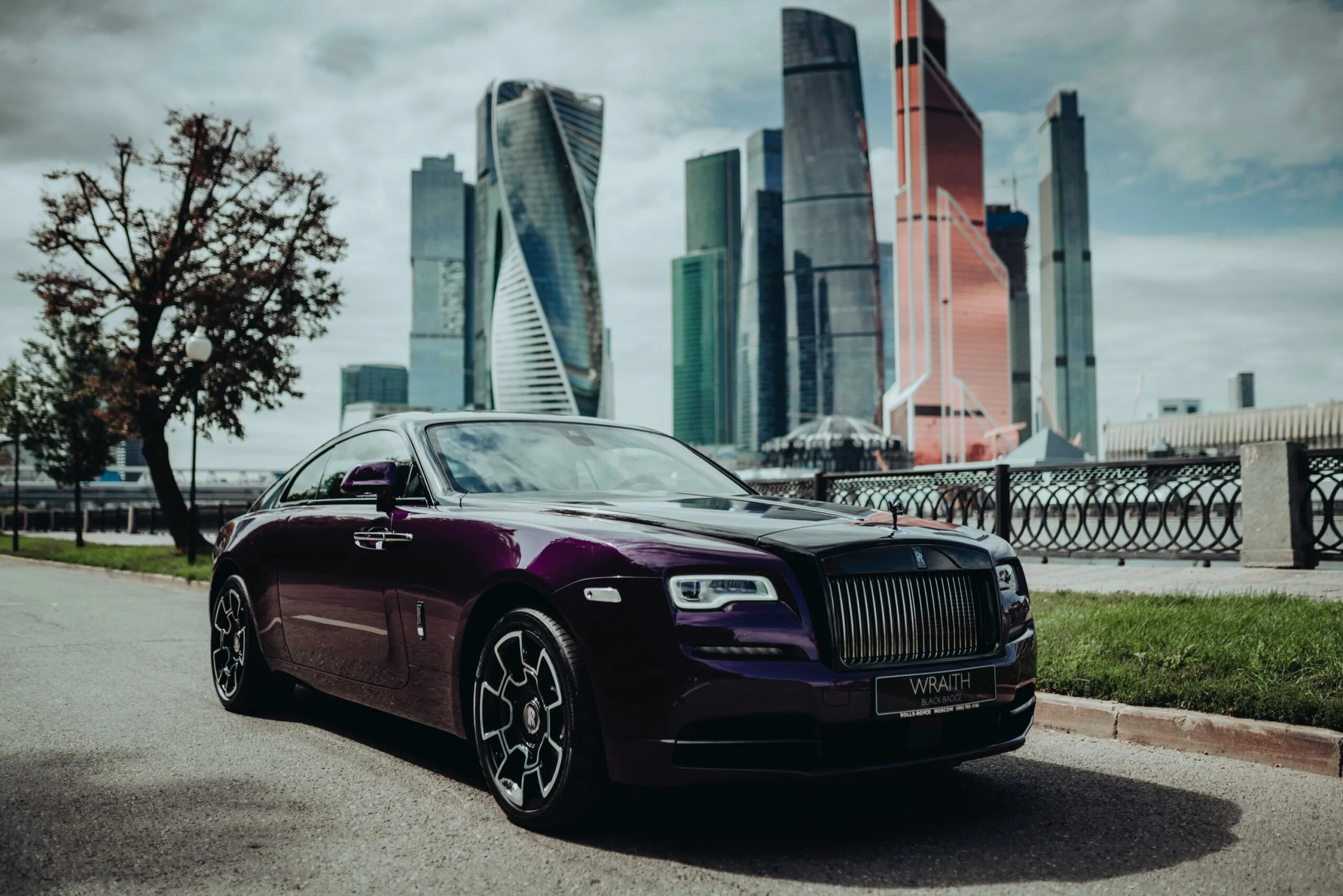 Роллс телефон. Автомобили Rolls-Royce Wraith. Роллс Ройс а4. Rolls Royce Wraith Black. Rolls Royce Wraith 4k.