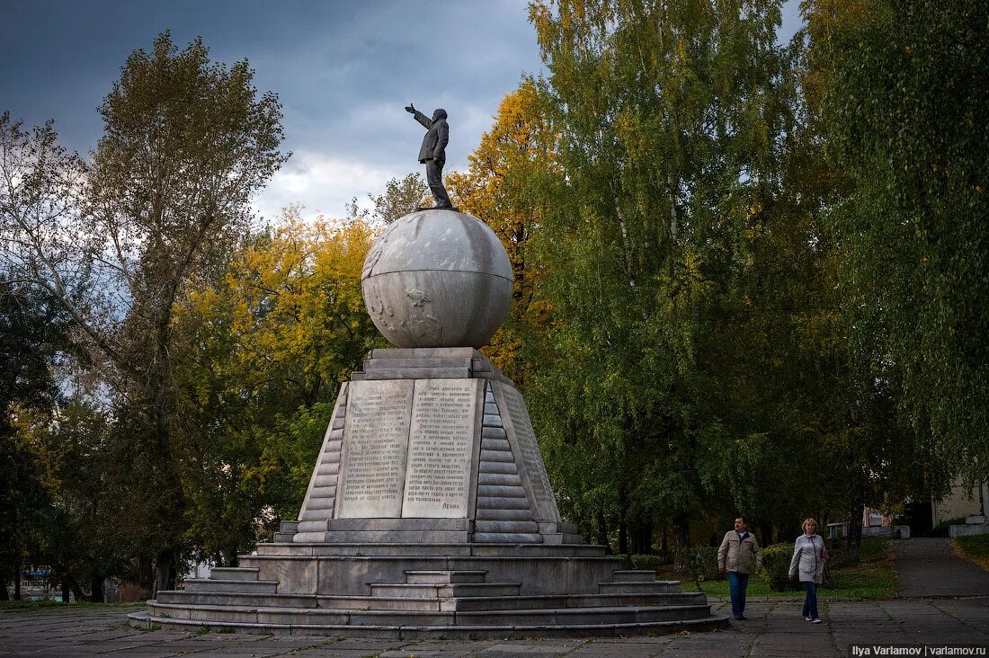 Нижний Тагил. Памятник Ленину (Нижний Тагил). Нижний Тагил достопримечательности. Памятник Нижний Тагил Уралец.