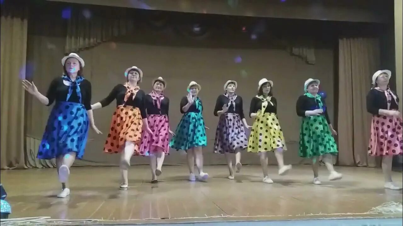 Танец бабушки заюшки видео. Бабка матюкалка фото. Видео бабушки заюшки. Танец бабушки заюшки. Танец бабушки заюшки.