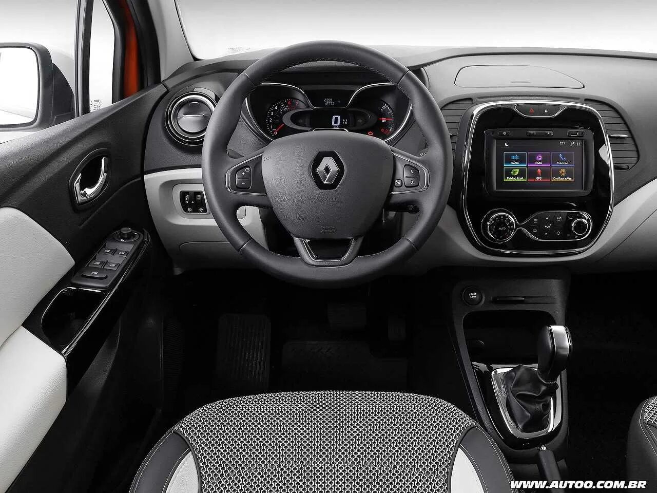 Рено фото салона внутри Renault Duster 1 поколение рестайлинг, внедорожник 5-дверный технические харак