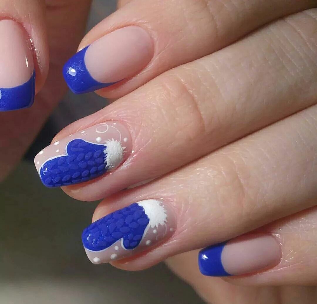 Блестящий френч миллениум. Зимний френч. Выкладной френч 2022. Френч новогодние цвета. Новогодний маникюр несложный.