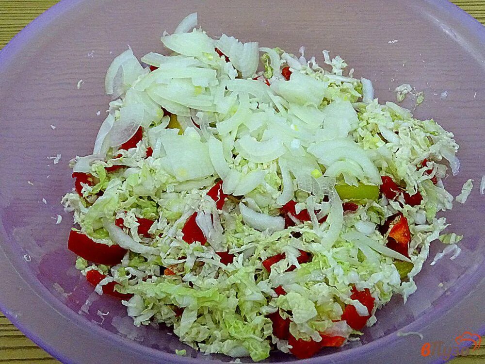 Салат с пекинской капустой и крабовыми. Салат с пекинской капустой и крабовыми палочками и кукурузой. салат с крабовыми палочками и пекинской капустой. пекинская капуста с крабовыми палочками. салат из пекинской капусты с крабовыми.