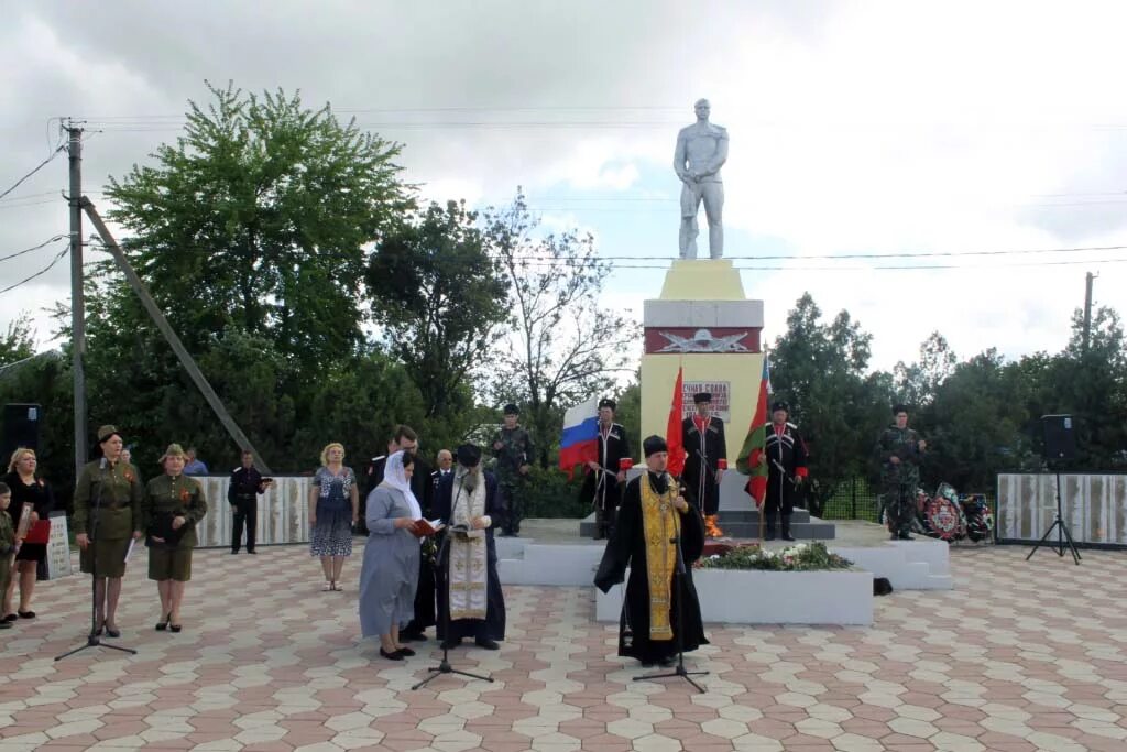 Погода на неделю станицу казанскую. Ст Казанская Краснодарский край. Кавказский район ст Казанская. Станица Казанская Краснодарский край храм Свято Троицкий. Достопримечательности станицы Казанской Кавказского района.