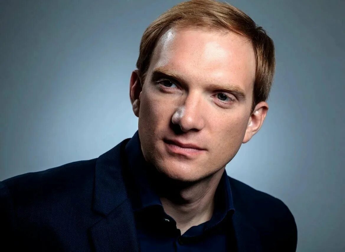 Бурковский уехал в америку. Бурковский уехал в америку. Бурковский уехал в америку. Российский актер переехавший в сша. Андрей бурковский актер.