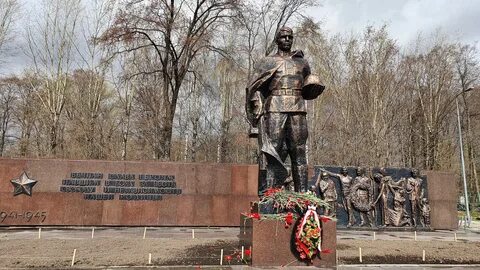 Памятник боевой
