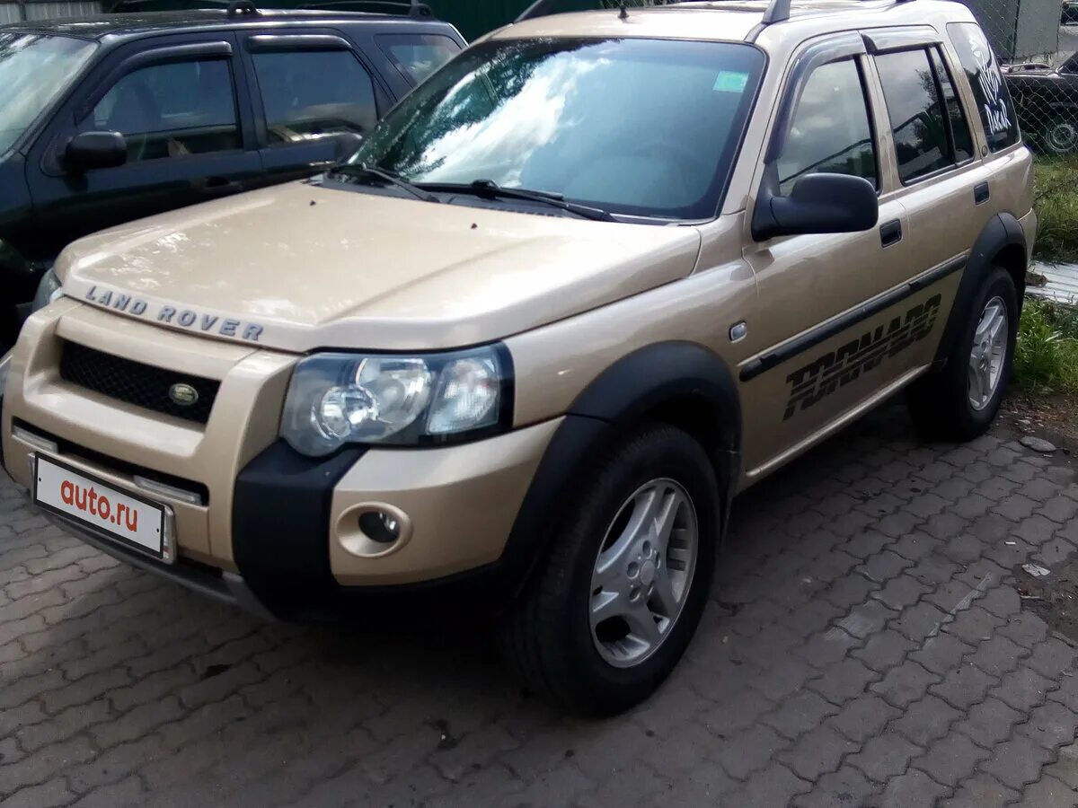 Land rover discovery 2 2004. Ленд ровер 2004г. Ленд ровер рендж ровер 2004. Ланд рове фридлэндэр 2004. Ленд ровер 2004.