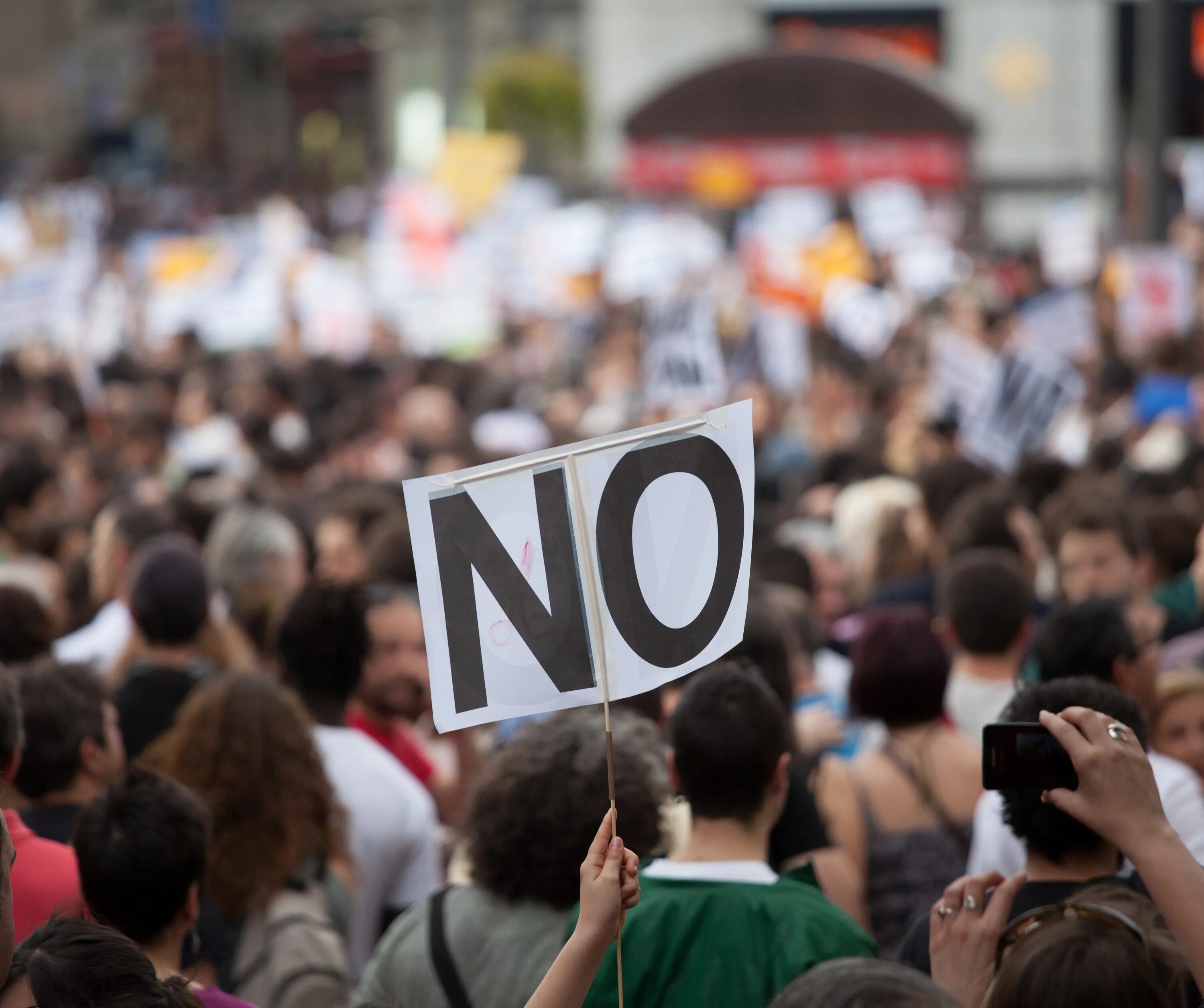 Протест. Толпа протест. Толпа митингующих. Массовые недовольства. Протест против общества