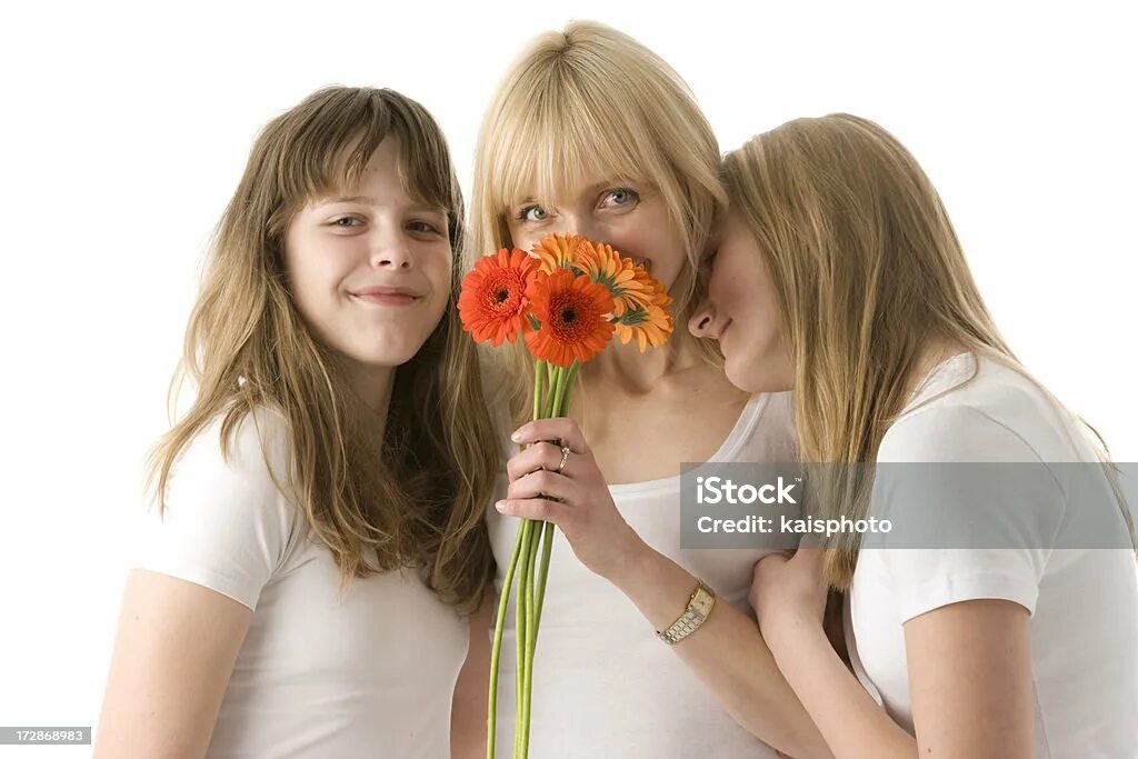 He mutters. He mutters. Женщина с ребенком. Rammstein mutter обложка альбома. Счастливая мама с ребенком.