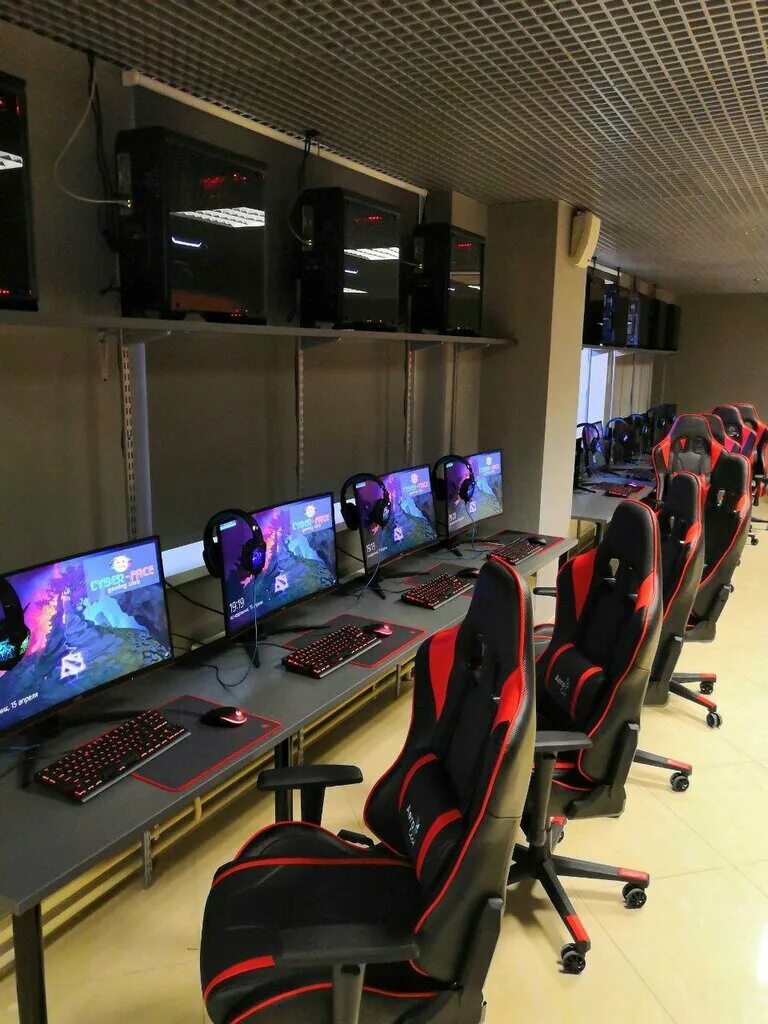 Игровой компьютерный клуб. Компьютерный зал. Компьютерные игровые залы. Дизайн компьютерного клуба. Игровые клубы в москве