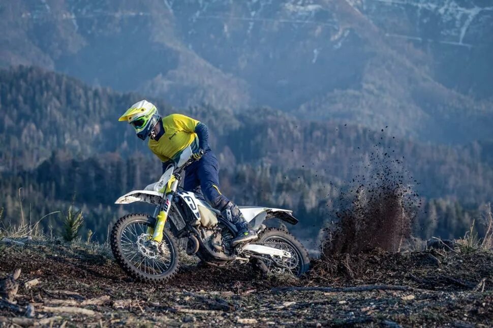 Эндуро драйв. Husqvarna enduro 2025. husqvarna fe 501 enduro 2025. мотик эндуро. husqvarna dual sport.