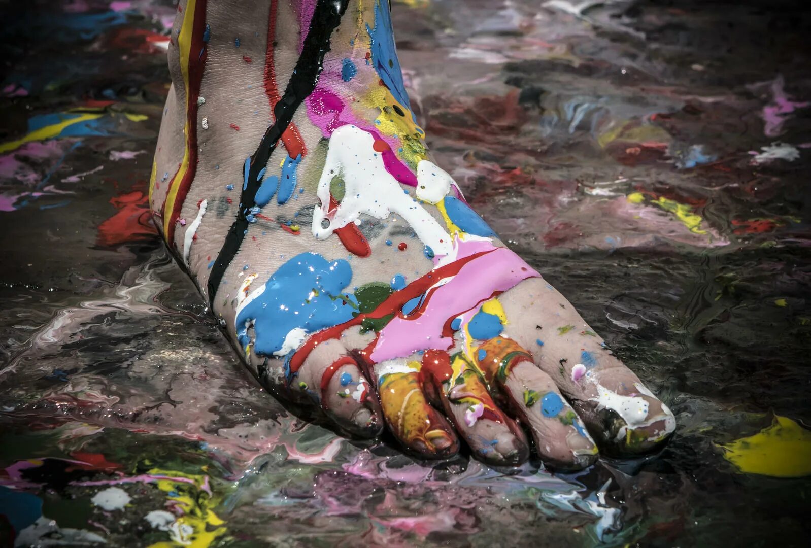 Feet Painting. Painted feet. Painting on feet. Feet latex aquakey текст