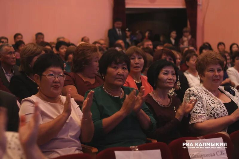 очуров хонгр. калмыцкий учитель. учителя калмыкии. конкурс учитель года казахстан. инджиева нюдля валерьевна.