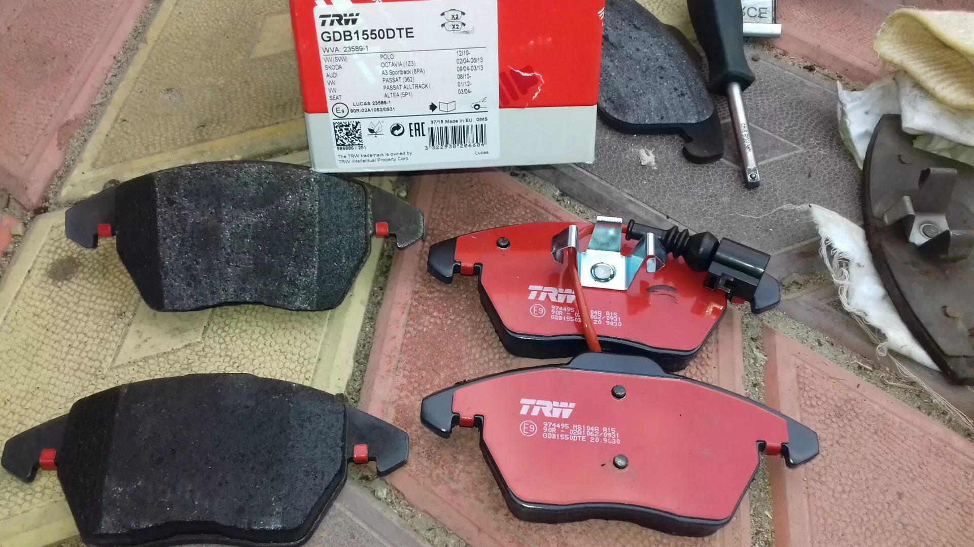 Gdb install. Trw gdb1550dte. колодки тормозные передние gdb1550dte trw. колодки тормозные передние шкода рапид 2025. шкода рапид 2025 колодки передние.
