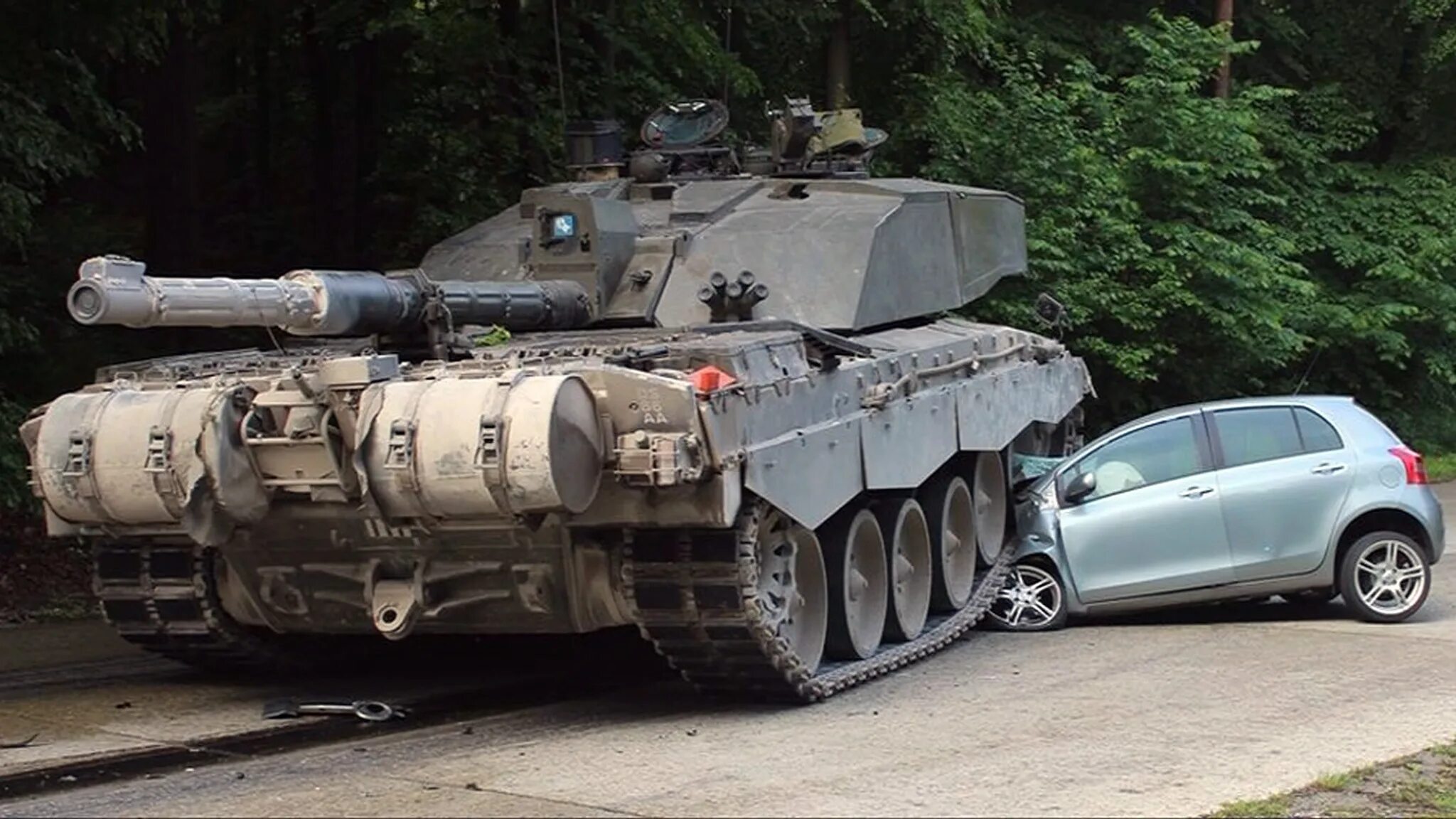 Tank 300 great wall. Rezvani tank внедорожник 2020. Машина танк чья производитель страна. Tank 500 и land cruiser 300. Rezvani tank military edition.