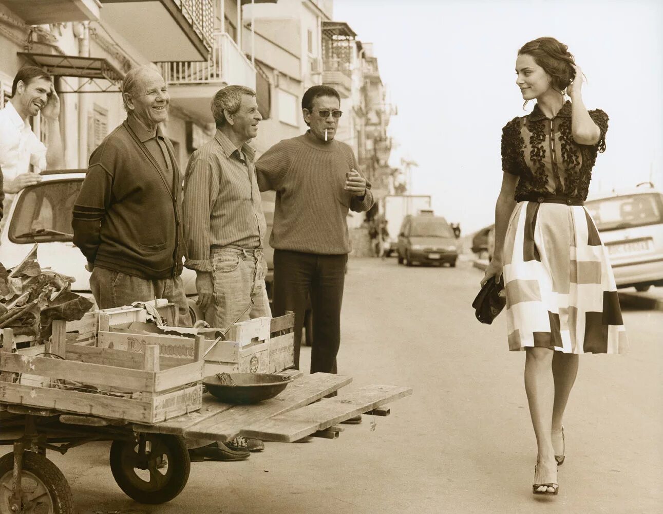 Ретро итал. Рут оркин американская девушка в италии. Catcalling. Люди в италии в 1960. Ретро итал.