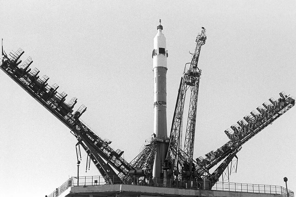 Первая советская ракета в космосе. Космодром Байконур 1955 год. Ракета Союз 1 СССР. Космодром Байконур Восток 1. Космодром Байконур корабль Восток.