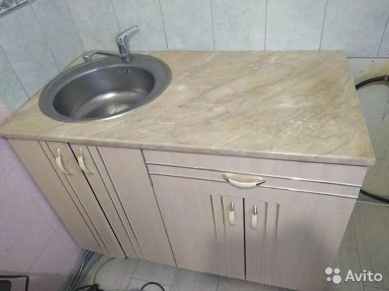 авито омск кухонные гарнитуры б у недорого. кухни б у до 4000р. недорогие кухни в омске. кухонный гарнитур для маленькой кухни б/у омск. авито нюксеница кухонный гарнитур.