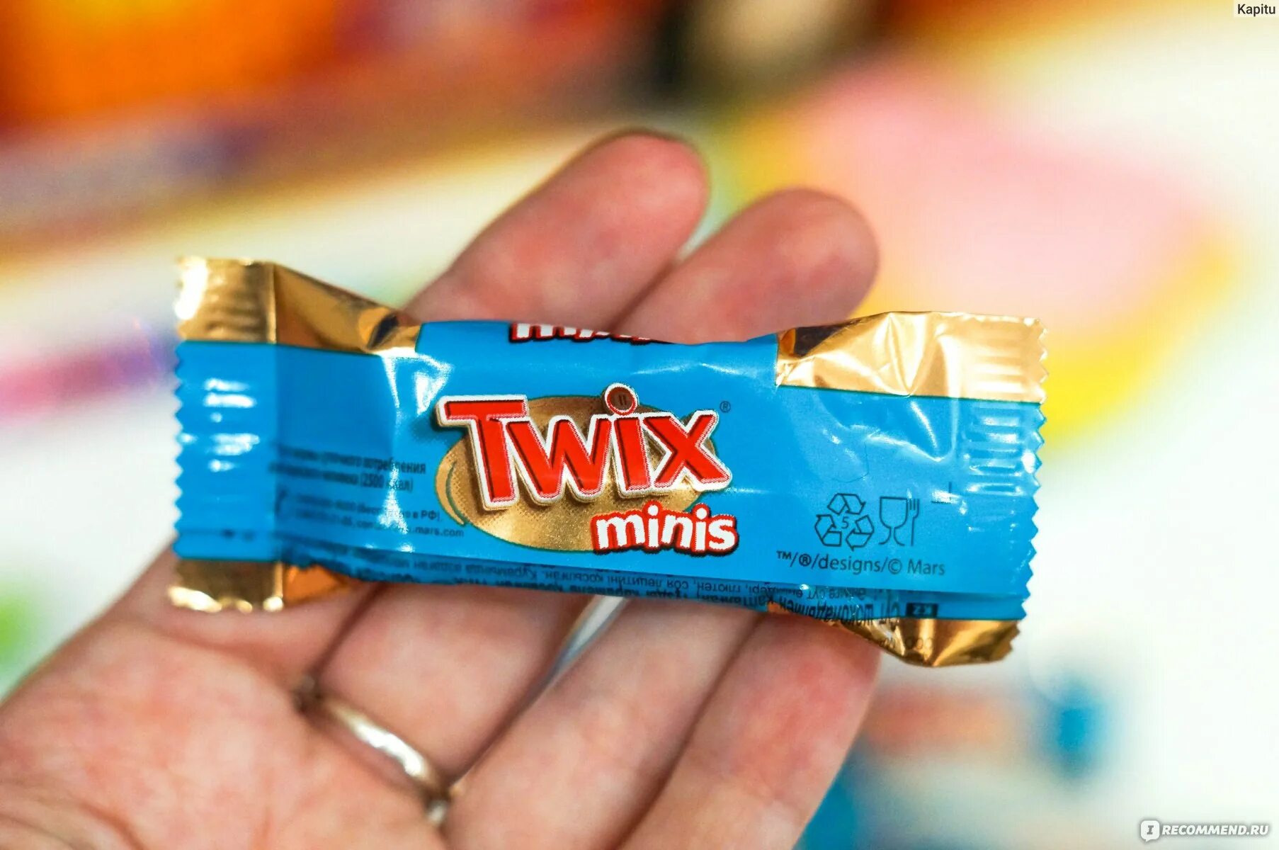 Конфеты твикс мини. Mars twix minis солёная карамель. mars twix minis солёная карамель мини. конфеты шоколадные mars twix minis солёная карамель. твикс соленая карамель.