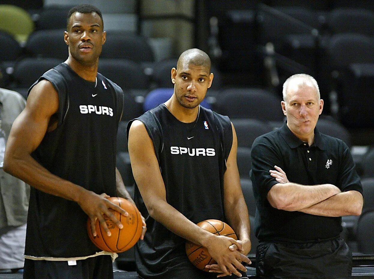 Баскетболист Адмирал Робинсон. Дэвид Робинсон НБА. Данкан Робинсон Сперс. Тим Данкан и Дэвид Робинсон.