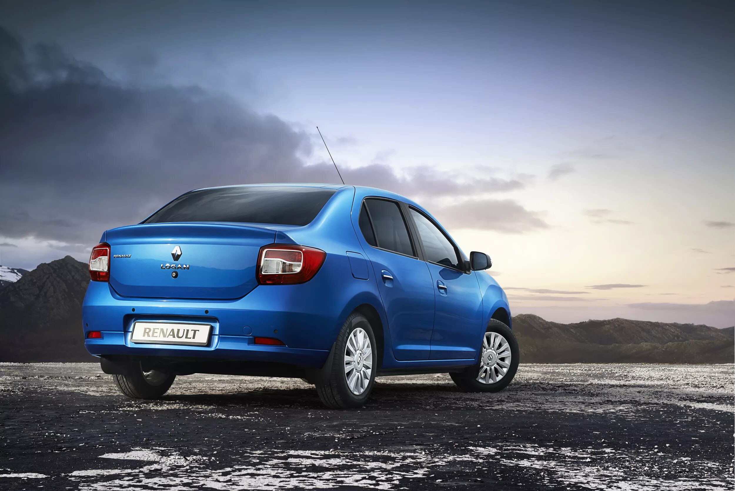 Как выглядит рено. Новый рено логан 2. renault logan 2014. ренаулт логан новый. рено логан нью 2014.