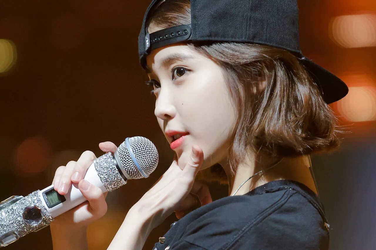 Певица айю. Iu певица. lee ji eun. iu lee ji eun. айю айдол.