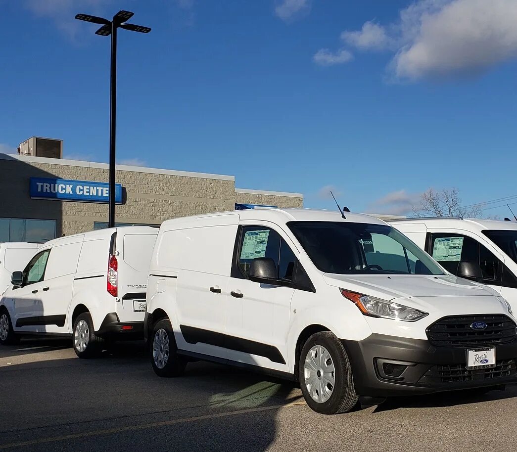 Коммерческие авто спб. Фиат коммерческий транспорт. Ford transit газель. Iveco daily 70. Форд транзит 55.