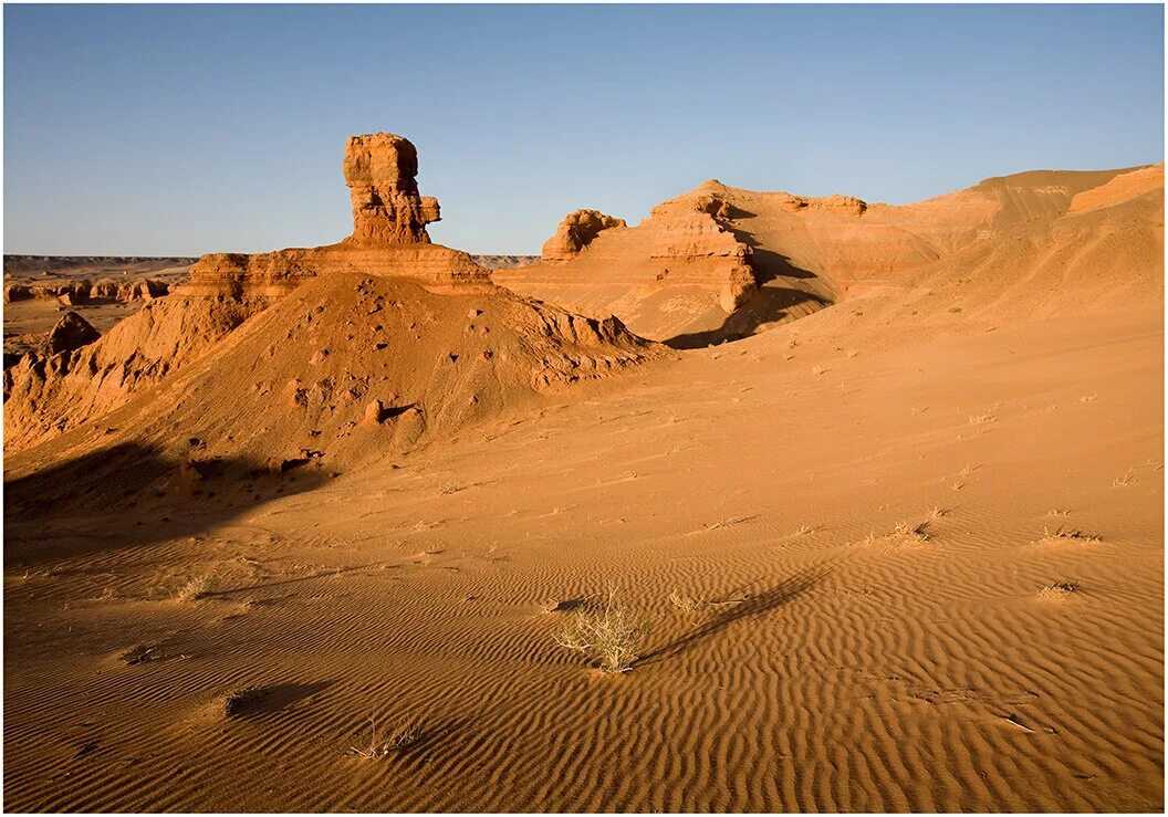 Гоби это пустыня. Монголия Гоби. Природа Монголии - пустыня Гоби. Монголия достопримечательности пустыня Гоби.