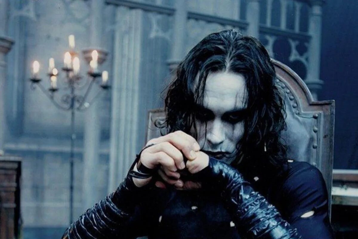 Саундтрек к фильму ворон. Ворон 1994. Brandon Lee the Crow. Брэндон ли ворон фото. Crow группа.