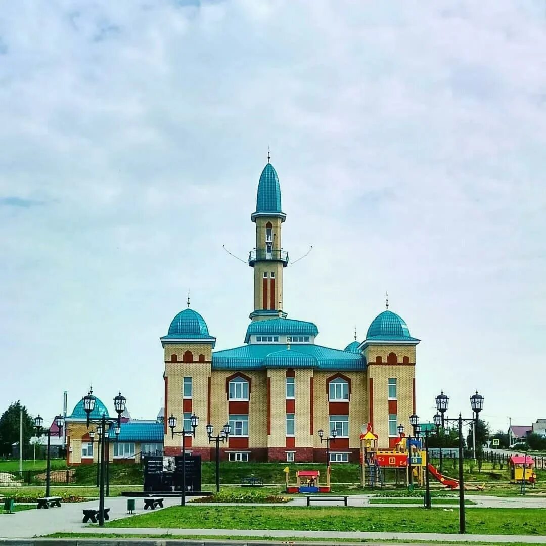 Г арск татарстан. Мечеть Арск. Достопримечательности города Арск мечеть. Арск мечеть Восточная. Центральная мечеть города Арск.