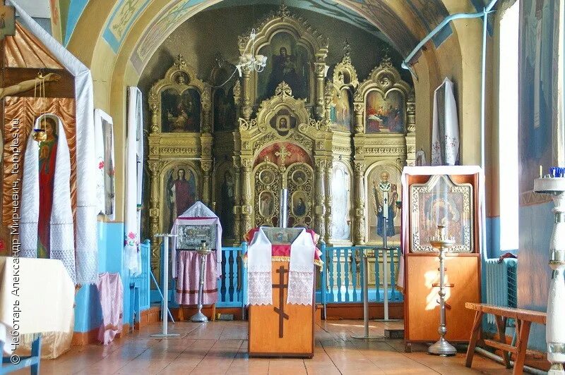 храм косьмы и дамиана в жуковском. храм космы и дамиана в космодамианском интерьер. космо-дамианский храм г жуковский. космодамианская церковь, жуковский. храм косьмы и дамиана в жуковском фото внутри.