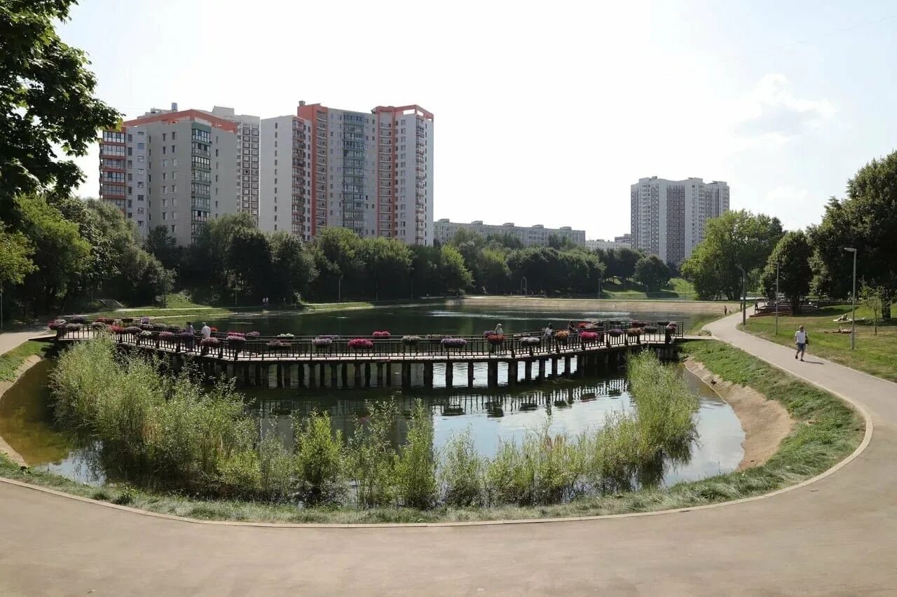 Кировоградские пруды москва. Парк кас ад кировоградских прудов. Чертаново южное пруды. Кировоградские пруды москва. Парк каскад кировоградских прудов 2022.