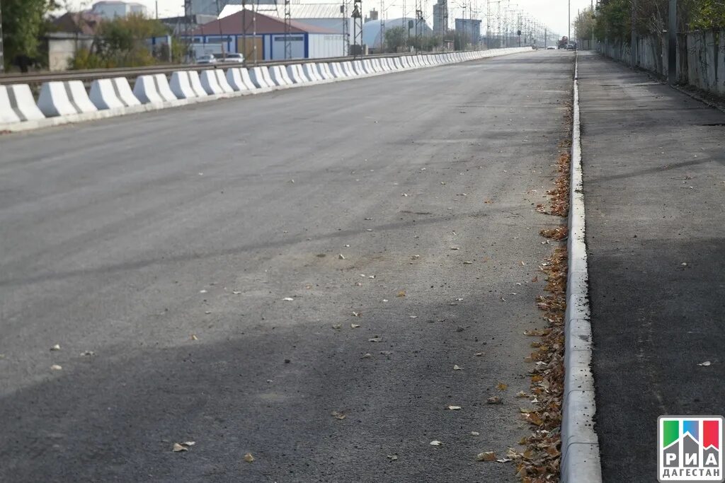 Примакова махачкала. Примаков махачкала. Мемориальная плита евгению примакову. Примаков махачкала. Примакова улица в махачкале район.