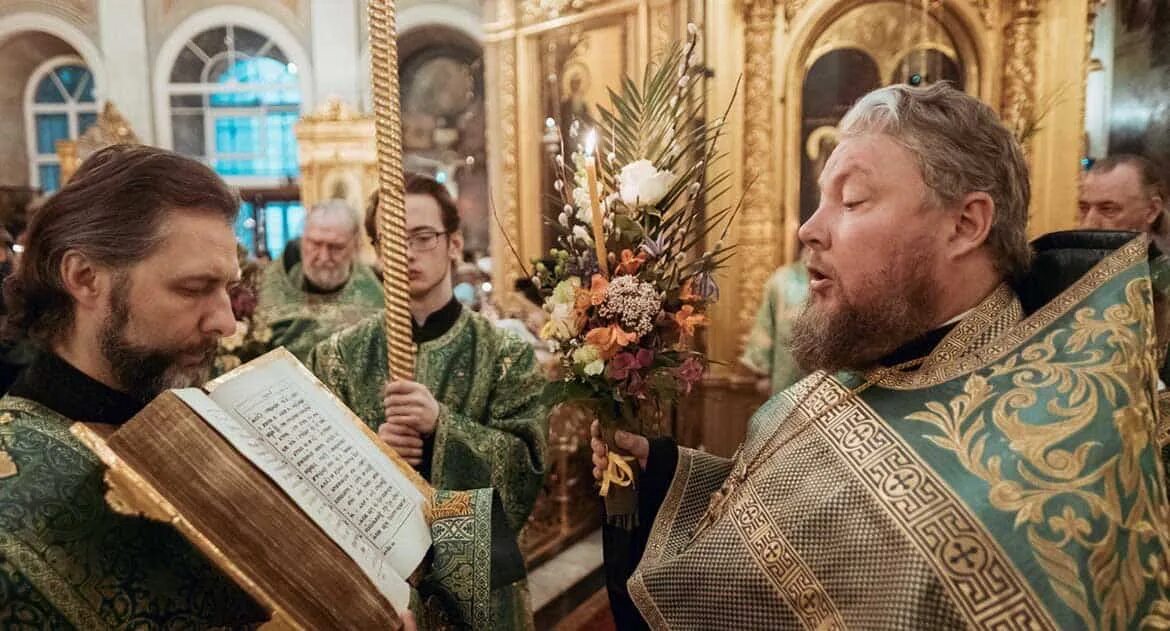 Протоиерей агейкин. Агейкин александр протоиерей. протоиерей александр елоховский собор. александр агейкин протодьякон. отец александр агейкин.