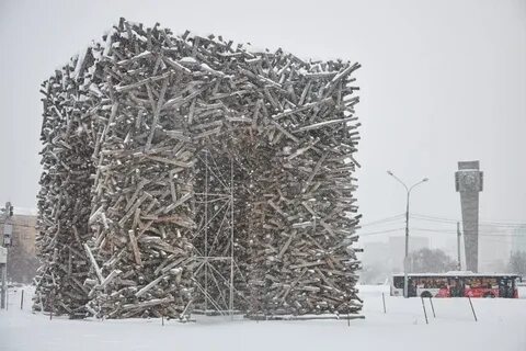 Арт объект ворота