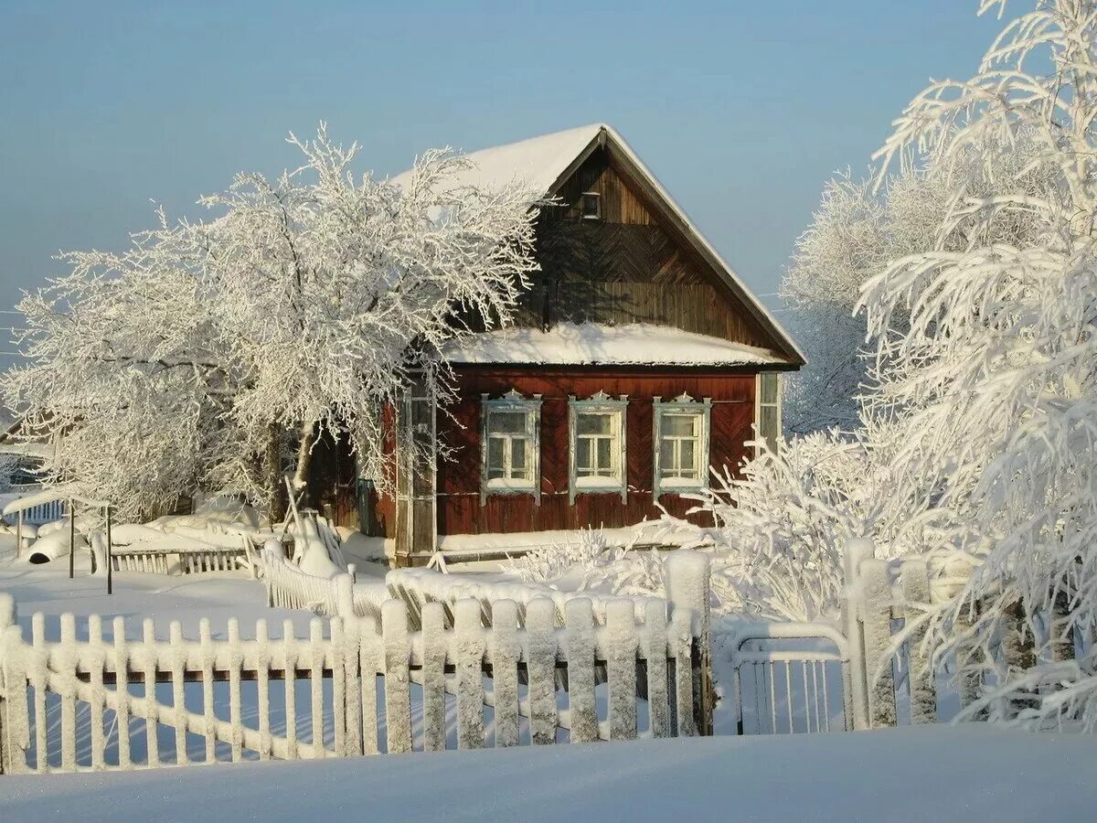 Мало тепло деревня. Зима в деревне. Зимняя деревня. Деревня зимой. Дом в деревне зимой.