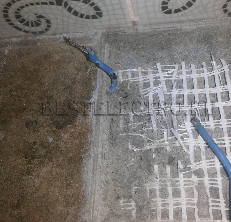 Укладка тёплого пола 16х2. Теплый пол маты укладка. Срастить кабель теплого пола. Повреждения кабеля тёплого пола. Обрыв кабеля теплого пола.